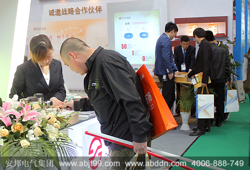 ����늰��չ���F���D